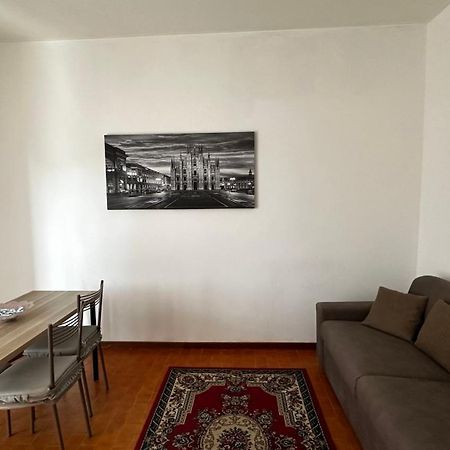 Bilocale Silenzioso A Bignami Apartment มิลาน ภายนอก รูปภาพ