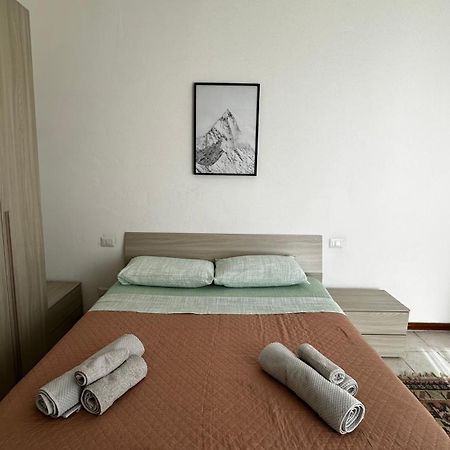 Bilocale Silenzioso A Bignami Apartment มิลาน ภายนอก รูปภาพ