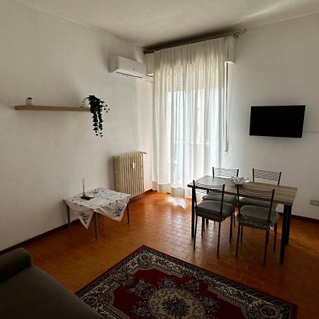 Bilocale Silenzioso A Bignami Apartment มิลาน ภายนอก รูปภาพ